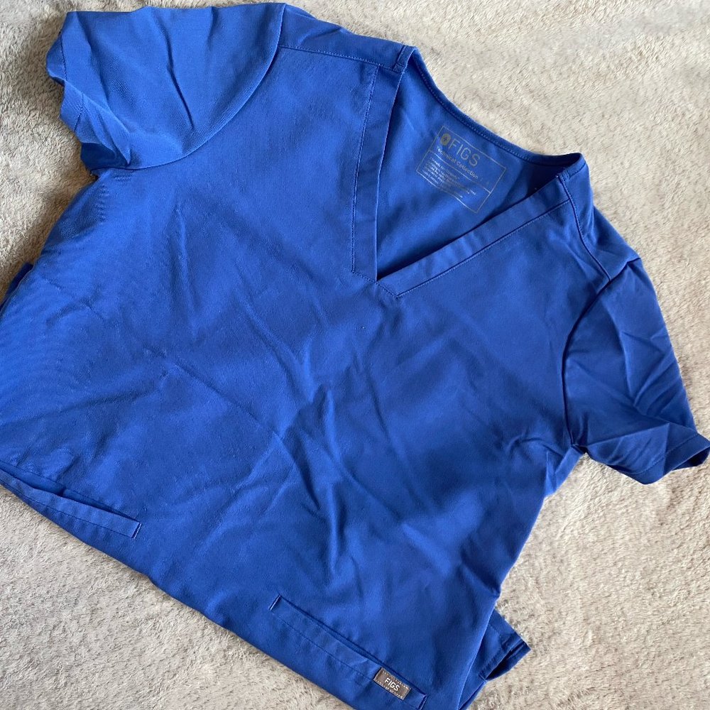 Figs Denim (discontinued color)  Casma Three-Pocket Scrub Top in Small